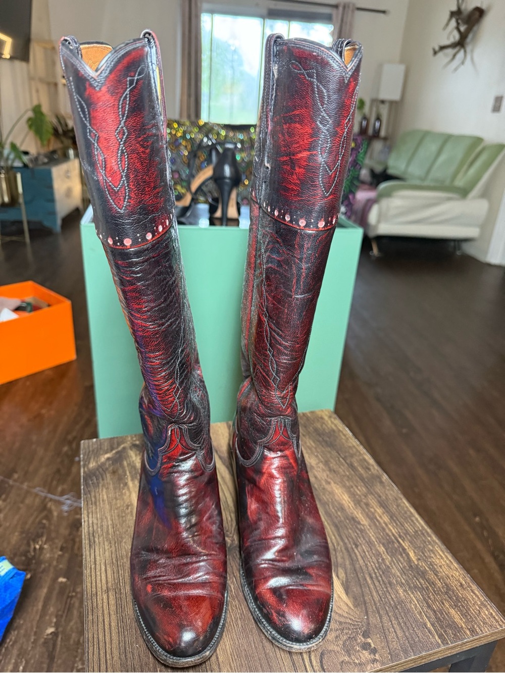 Vintage 1980 Lucchese San Antonio Cowboy Boots. Black Cherry Leather - size 6.5 - Picture 3 of 7